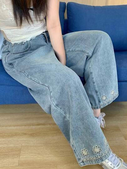 Dazy Plus Plus Size Women Retro Casual Loose Straight Leg Jeans With Embroidered Floral Hem Design, Suitable For All Seasons