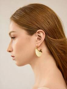 MOTF PREMIUM CE STYLE ADVANCED SENSE RETRO AMBER EARRINGS WOMEN'S EUROPEAN AND AMERICAN LIGHT LUXURY NICHE DESIGN FOG BLUE WATER DROP TEMPERAMENT STUD EARRINGS - Gold - View 9