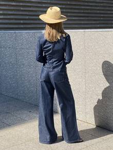 DAZY 女士V领收腰长袖牛仔上衣搭配宽松喇叭裤休闲优雅牛仔套装 - 中等水洗藍 - 查看 6
