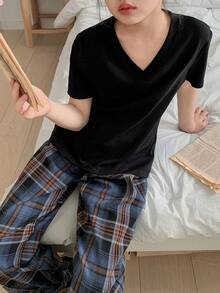 Dazy Kids 少女纯色V领短袖上衣和格子裤休闲家居服套装（夏季款） - 黑色 - 查看 6