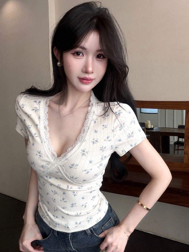 White Lace Patchwork Floral Print Blouse, Elegant For Valentine's Day, Wedding, Party, Fashion Event, Slim Fit Short Sleeve Top For Women, Spring/Summer