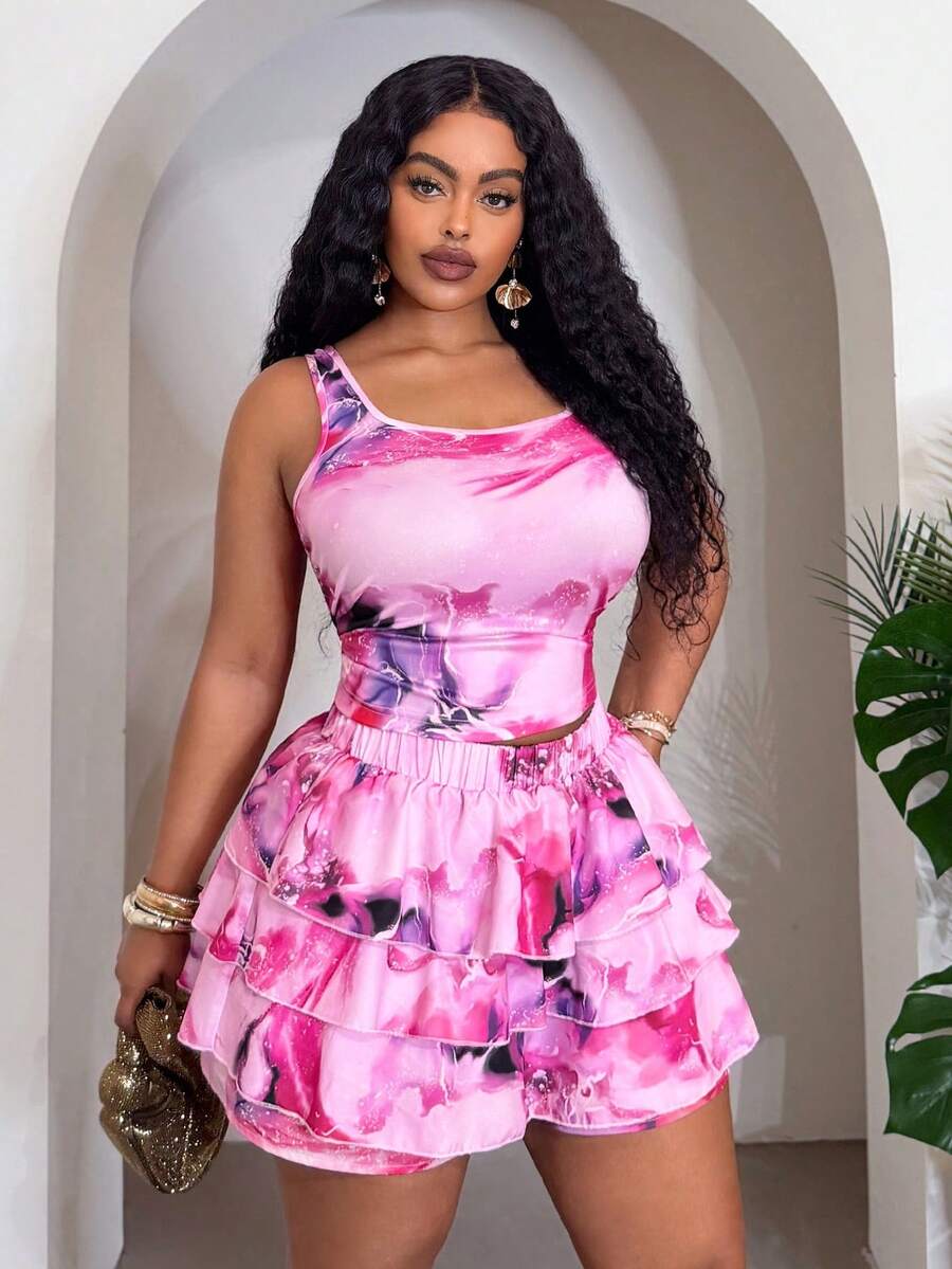 Slaydiva Setelan 2 potong untuk wanita ukuran plus, terdiri dari tank top crop ramping dan celana pendek berlipit berlapis, warna pink dan abu-abu, cocok untuk musim panas, elegan, untuk acara malam di klub, dan pakaian liburan bermotif bunga.
