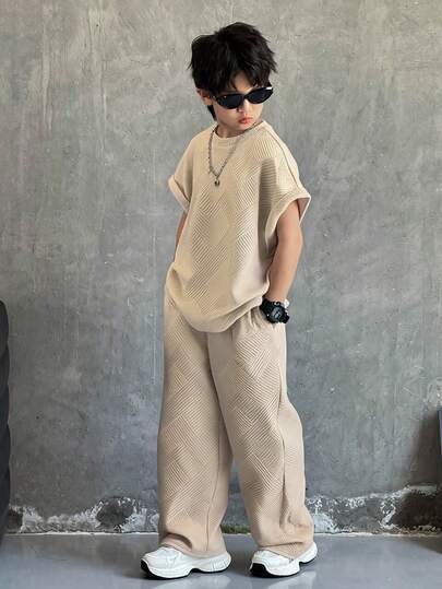 SHEIN 男童休闲韩版宽松纯色杏色背心裤套装，适合通勤、上学、日常休闲、运动等多种场合，春夏度假皆宜。