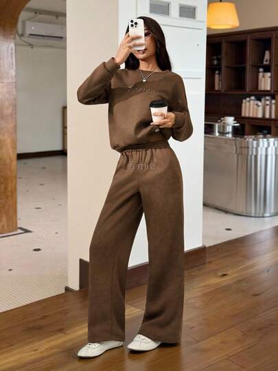 SHEIN PETITE 女款咖啡棕復古字母刺繡保暖內裡運動衫與運動褲套裝，冬季休閒居家服2件套，做舊風，適合嬌小女性