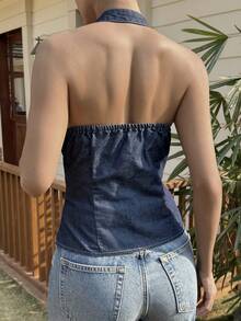 DAZY Top corto de mezclilla casual sin mangas con escote halter y espalda descubierta para mujer - Azul lavado oscuro - Ver 3