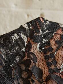 SHEIN Elenzya 大码优雅蕾丝撞色无袖A字连衣裙，休闲通勤度假两相宜，春夏款 - 黑色 - 查看 5