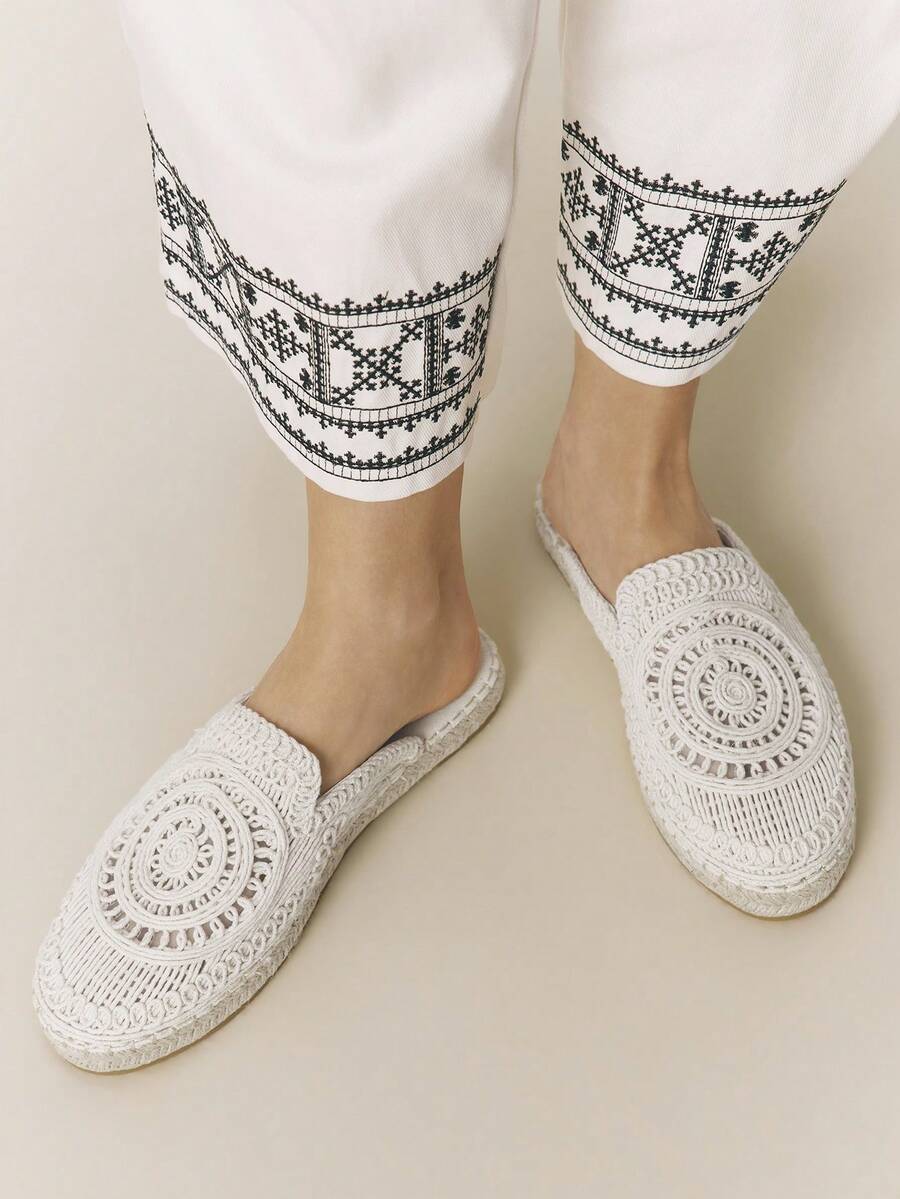 Styleloop Giày ngư dân phong cách Bohemian màu trắng, chất liệu vải họa tiết dưa hấu, thích hợp cho dịp Giáng sinh. - Chantilly - Xem 1