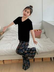 Dazy Kids 少女纯色V领短袖上衣和格子裤休闲家居服套装（夏季款） - 黑色 - 查看 4