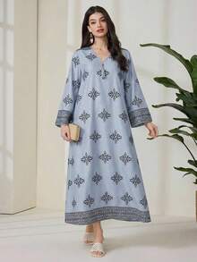 Al Najma 女士全印花流苏装饰V领长袖阿拉伯风格连衣裙 - 藍色 - 查看 5