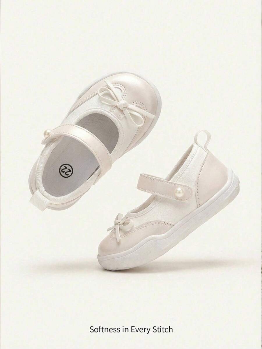 Cozy Pixies 1 Pair Spring/Summer Plush Heart Patchwork Cute Retro Sporty Lightweight Durable Ballet Style Baby Sneakers - White - View 1