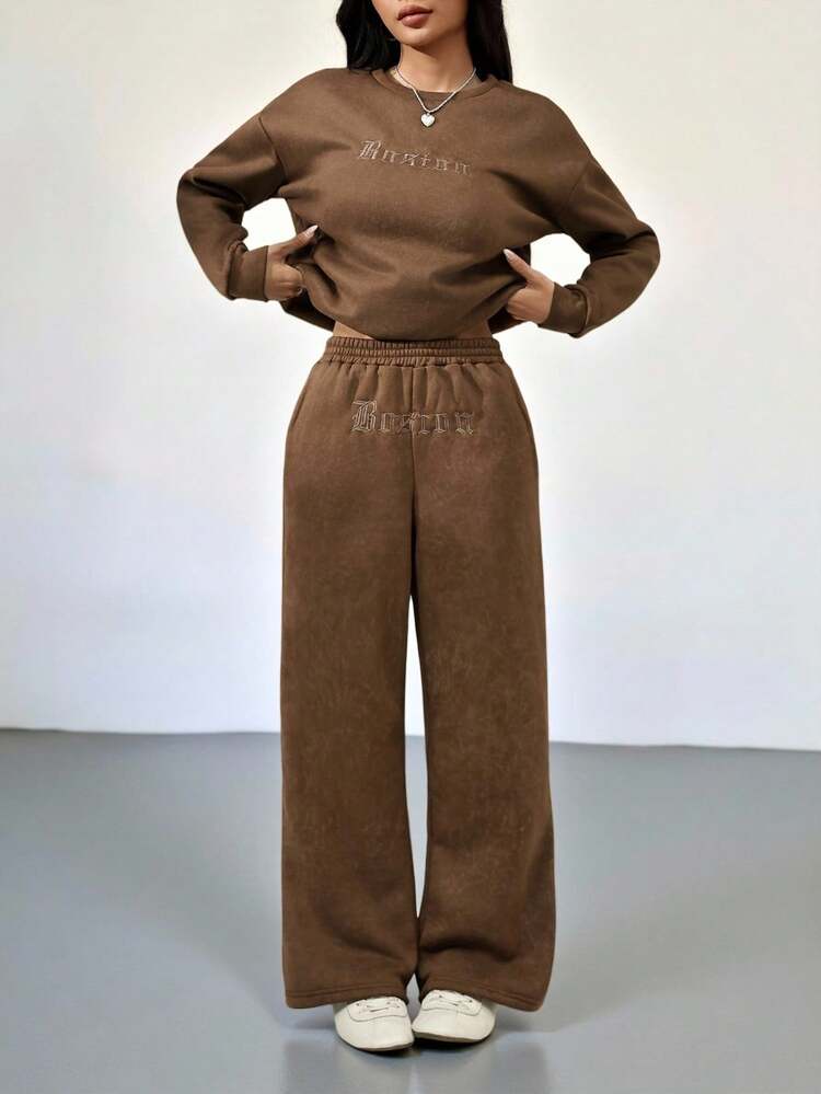 SHEIN PETITE Women's Fashion Brown Retro Distressed Letter Embroidered Thermal Lined Loose Sweatshirt And Sweatpants Set, Autumn/Winter,For Going Out Outfits, Streetwear,Cozy Fall And Winter Clothes For Women Two Piece Set Women Comfy Brown Two Piece Set Women 2 Piece Casual Sets Woman Comfortable Two Piece Set - Brown - View 3