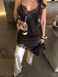 Opulessa 女士优雅性感蕾丝拼接不对称下摆露背吊带迷你连衣裙，夏季 - 黑色 - 查看 1