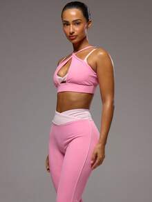 Musera Sport 扭结交叉肩带细节多层运动文胸，仅限运动健身、健身房、普拉提、日常休闲穿着，适合运动出汗。 - 粉色 - 查看 4