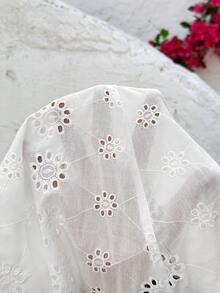 SHEIN Áo hai dây dáng rộng, thêu họa tiết rỗng, thích hợp cho kỳ nghỉ thai sản - trắng - Xem 5