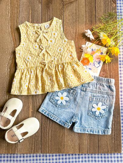 SHEIN Baby Girls' Summer Yellow Plaid Daisy Sweet Casual 2-Piece Set, Round Neck Short Sleeve T-Shirt Paired With Denim Shorts, Fresh Collegiate Style For Outings, Home, Sports, Parties And More, Fashionable