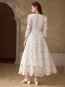 MOTF PREMIUM 女士V领七分袖刺绣中长连衣裙 - Pearl White - 查看 3