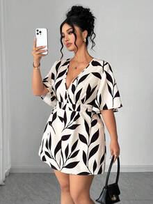 Elenzga Mono de mujer de talla grande con estampado floral y de hojas, cuello en V, manga corta, cintura ceñida, adecuado para primavera/verano, vuelta al colegio, vacaciones, graduación, días festivos, San Valentín, Navidad, festivales de música, Día de la Madre, Halloween, Acción de Gracias, Pascua, Día Nacional, bailes, cumpleaños, citas, fiestas, bodas, actividades al aire libre - Multicolor - Ver 5
