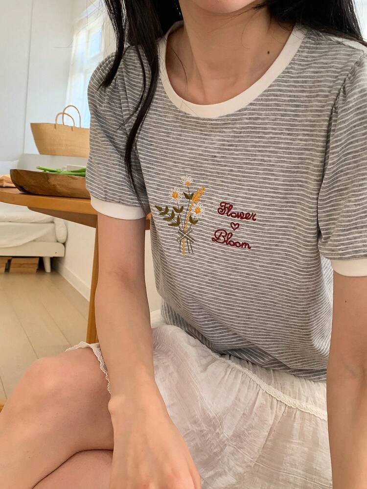 Women's Embroidered Floral Round Neck Striped Korean Style Short Sleeve T-Shirt