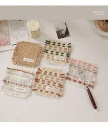 Cirelle Posavasos con flecos de estilo Fair Isle - Tapete cuadrado tejido a mano, decoración de mesa inspirada en lo nórdico para la hora del té - Multicolor - Ver 5