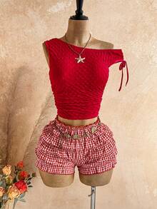 Soleia Bộ 2 món gồm áo và quần short kẻ caro màu trơn, chất liệu vải dệt họa tiết, thiết kế bất đối xứng vai. - Đỏ - Xem 1