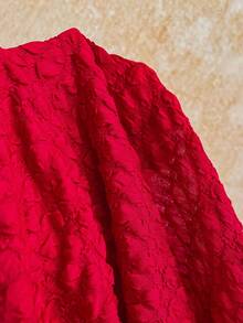 Soleia Bộ 2 món gồm áo và quần short kẻ caro màu trơn, chất liệu vải dệt họa tiết, thiết kế bất đối xứng vai. - Đỏ - Xem 7