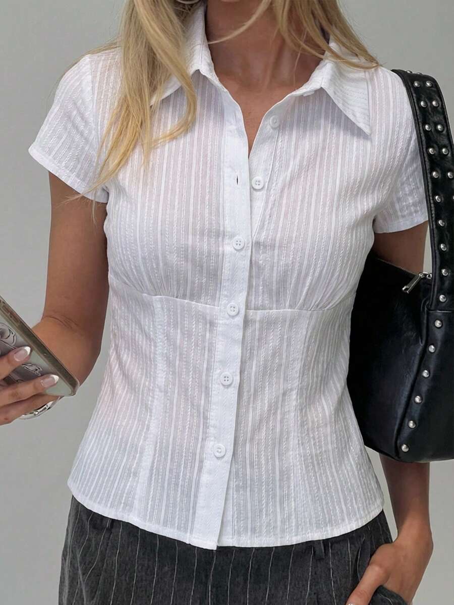 Muchica 白色梭织女士休闲修身衬衫，带肩章，短袖修身衬衫，纽扣衬衫 - 白色 - 查看 1