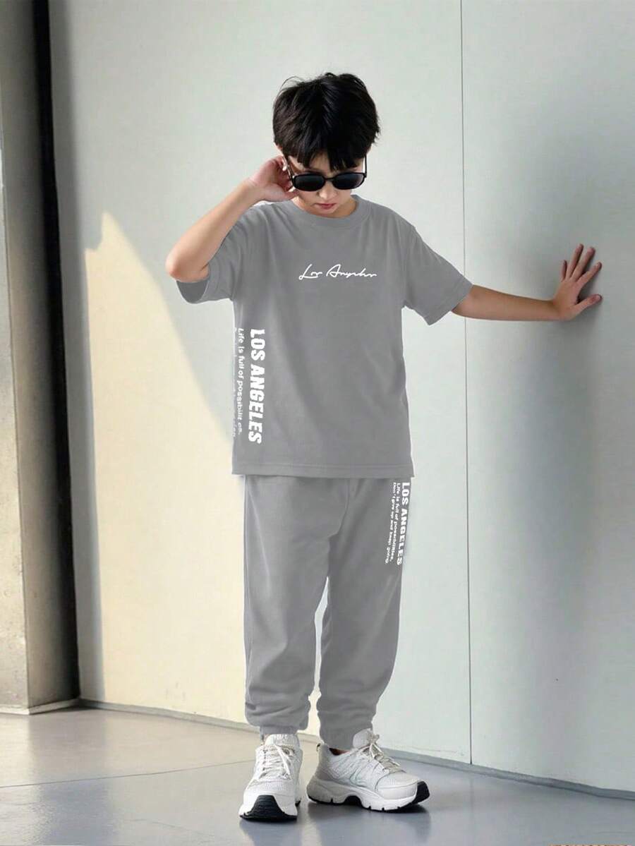 SHEIN Mirajuku 两件套青少年男童字母印花圆领短袖T恤和短裤休闲套装 - 灰色 - 查看 1