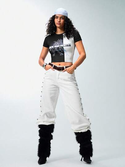 Rick and Morty X SHEIN Camiseta feminina de manga curta com estampa de letras e gola redonda, casual e versátil para uso diário.