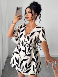 Elenzga Mono de mujer de talla grande con estampado floral y de hojas, cuello en V, manga corta, cintura ceñida, adecuado para primavera/verano, vuelta al colegio, vacaciones, graduación, días festivos, San Valentín, Navidad, festivales de música, Día de la Madre, Halloween, Acción de Gracias, Pascua, Día Nacional, bailes, cumpleaños, citas, fiestas, bodas, actividades al aire libre - Multicolor - Ver 8
