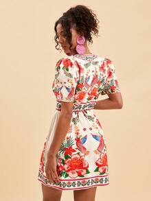 Travachic Vestido corto de verano con estampado tropical de loro, mangas de pétalos y cintura ceñida para vacaciones en la playa - Multicolor - Ver 2