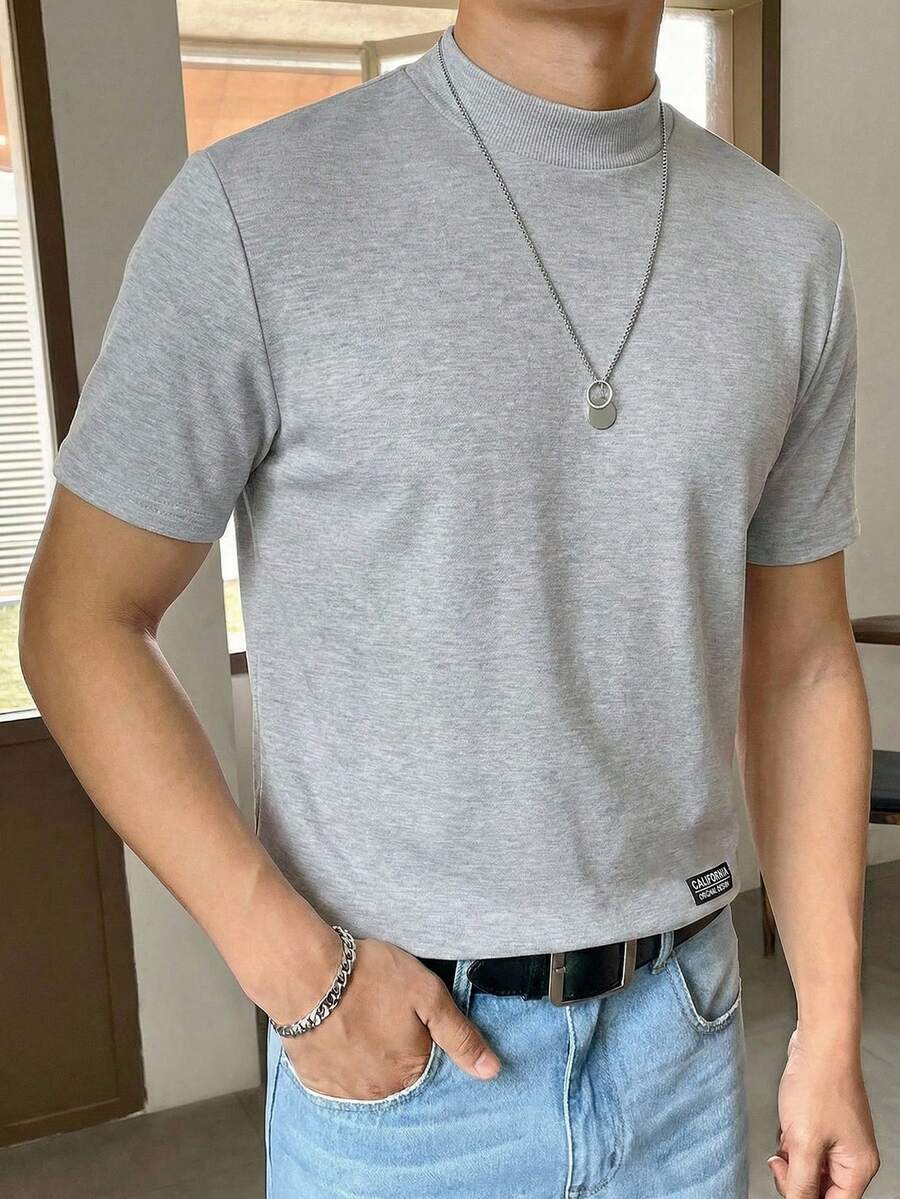 SWAVVY 男士休闲简约字母印花立领短袖T恤，适合日常通勤和夏季穿着 - 灰色 - 查看 1