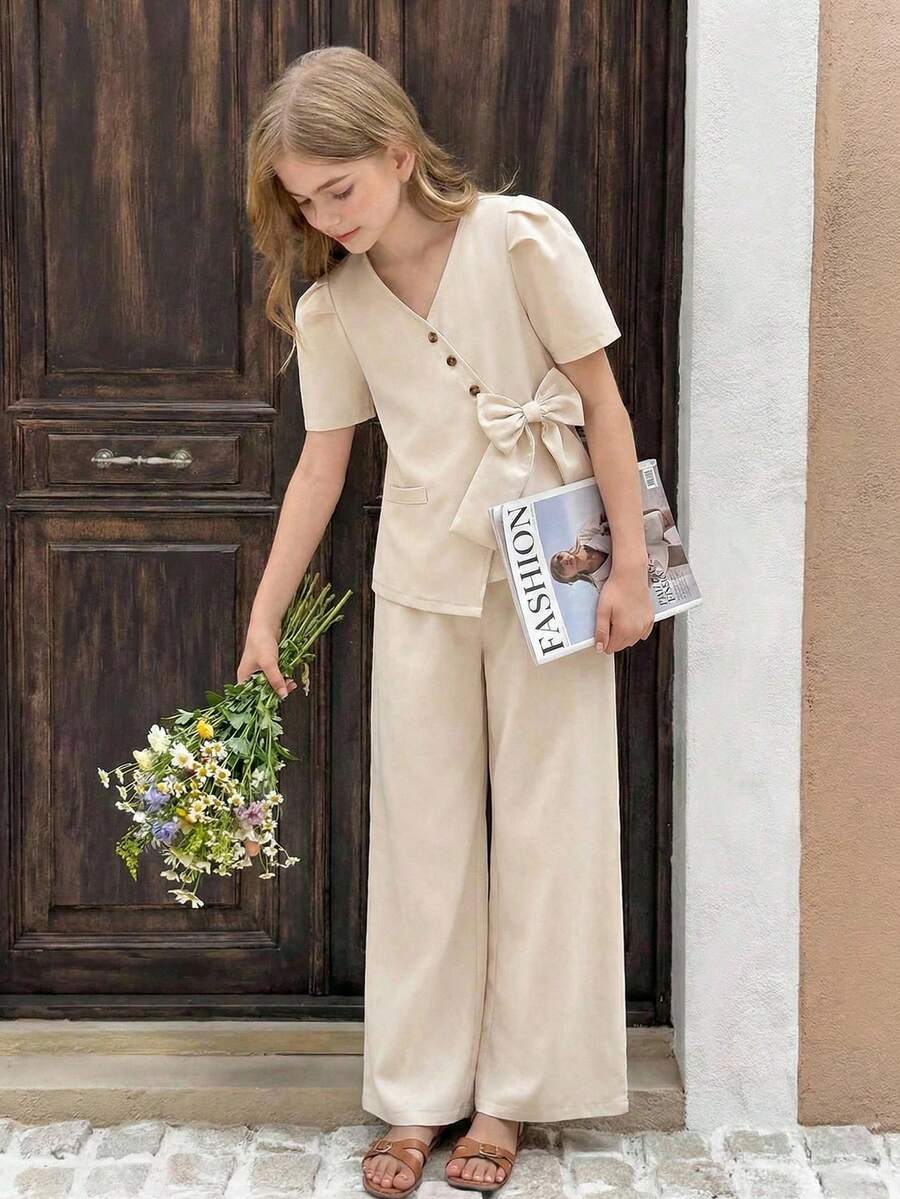 SHEIN 2件套女童泡泡袖上衣，斜扣设计，褶裥下摆，搭配直筒阔腿裤套装 - 卡其色 - 查看 1