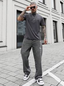 Artur Kramer Men's Casual Slogan & Figure Print Round Neck Short Sleeve T-Shirt, Summer - Dark Grey - View 1