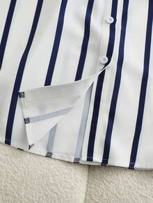 大码女式条纹单排扣休闲百搭通勤衬衫 条纹衬衫 女式衬衫 优雅休闲女式衬衫 夏季宽松衬衫 女士衬衫 女士休闲衬衫 夏季女式衬衫 新款优雅休闲女式衬衫 夏季女式衬衫和上衣 夏季女式衬衫 条纹女式衬衫 休闲新款女式上衣 新品上市 - 藍白色 - 查看 5