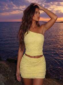 Allurite 一套女士荷叶边纹理肩部上衣+迷你裙 - 黃色 - 查看 1