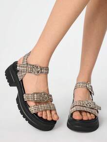 Black and white grid