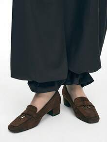 Mnmlis Mocasines de tacón grueso para mujer, zapatos de punta cuadrada con hebilla de metal de ante de moda - Café integral - Ver 9