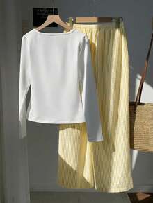 Comfortcana طقم كاجوال مكون من قميص بأكمام طويلة مطبوع عليه طبعة فارس وبنطال مخطط قطعتين للنساء - أصفر - مشاهدة 2