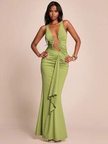 SHEIN BAE 纯色不对称镂空V领紧身褶皱修身优雅针织吊带长裙，适合海滩度假，可作夏季婚礼宾客礼服、波西米亚风优雅海滩正式晚礼服、度假派对礼服、海滩度假迷你裙、早午餐礼服、生日迷你裙等。 - 綠色 - 查看 1