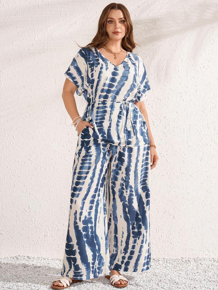 2pc Set Plus Size Women's Summer Casual Vacation Country Blue Striped  Tie-Dye Print V-Neck Short Sleeve Belted Blouse Top Shirt And Pants 2 Piece Set With Pockets,Summer Holiday,Spring Break Outfits ,Vacation Outfits Women ,Holiday Outfits For Women,Going Out Outfits,2026 New Clothes,Simple And Fashionable For Everyday Wear,Suitable For Summer, Vacation, Daily Wear,Modest Two Piece Set, Plus Size Summer Sets,Plus Size Pants Set,Beach Outfits For Women ,Casual Vacation Boho Set,Suitable For Summer, Vacation,Daily Wear,Modest Two Piece Set, Plus Size Summer Sets, Plus Size Pants Set,Boho Set,Boho Pants Set For Women,Wide Leg Pants Set,2 Piece Casual Sets Woman, Short Sleeve Two Piece Set,Two Piece Set Women Comfy, Beach Vacation Outfits Woman Plus Size,  Women Vacation Outfit Sets,Country Concert Outfit ,Modest Two Piece Set, Plus Size Summer Sets,Plus Size Pants Set,Boho Set,Boho Pants Set For Women,Wide Leg Pants Set,2 Piece Casual Sets Woman,Two Piece Set Women