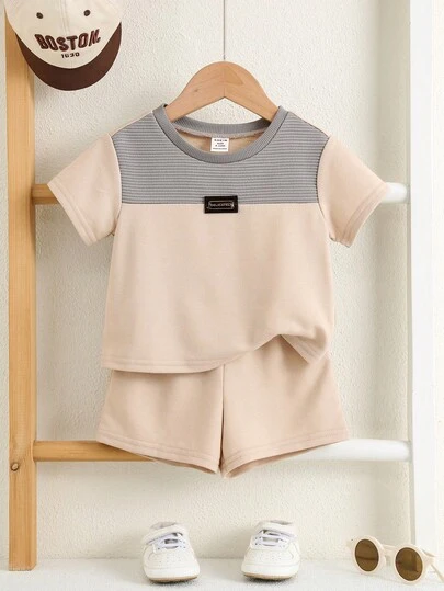 SHEIN 2件套男婴可爱夏季休闲针织撞色字母印花宽松短袖T恤和松紧腰短裤套装