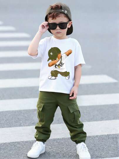 Set de 2 piezas con camiseta de manga corta de cuello redondo con estampado de oso joven y pantalones cargo, adecuado para festivales, fiestas, primavera/verano, casual y cómodo, ideal para uso en verano, ropa de calle de moda, adecuado para picnics al aire libre, fotografía callejera, campus, vacaciones, regalos