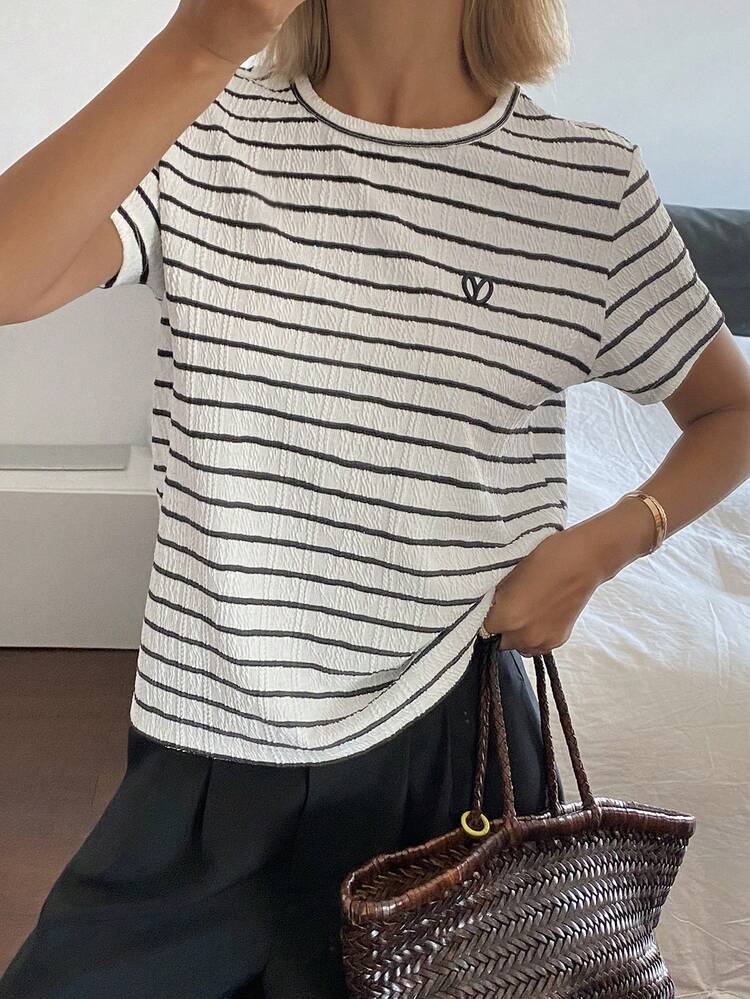 Spring & Summer Heart Embroidery Black & White Striped Contrast Color Block Round Neck Casual T-Shirt For Music Festival, Valentine's Day, Wedding, Street, Beach