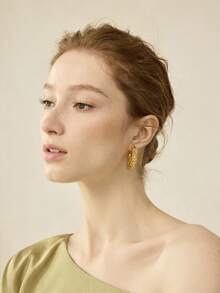MOTF PREMIUM PRE-18K镀金扭纹宝石耳环 - 金黃色 - 查看 8