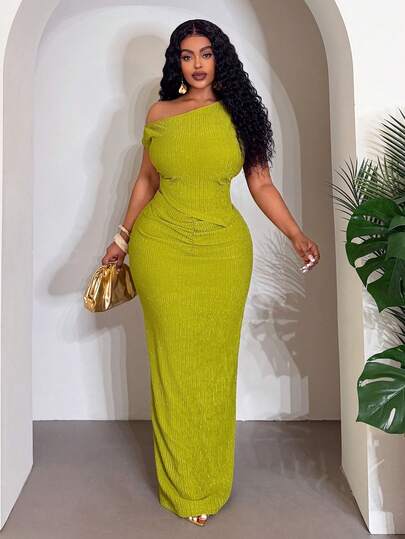 Slaydiva New Early Spring, Spring And Summer Music Festival, Valentine's Day, Easter, Bohemian Style, Nomadic Style, Casual, Simple And Basic, Cruise Party, Birthday Party, Daily Date, Casual Vacation, Elegant Commuting, One-Shoulder, Short-Sleeved, V-Hem, Fitted Top, T-Shirt + Waist Mid-Pleated Straight Skirt, High Slits On Both Sides To The Thighs, Light Green Suit, Texture Fabric, Women's Two Pieces Set -A