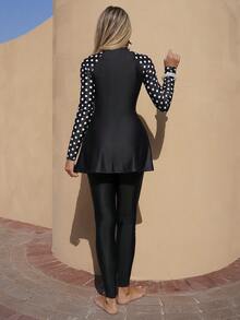 Swim Mulvari 女士两件套泳衣，适合春夏穿着，长袖波点印花上衣搭配修身长裤，款式保守，适合海滩度假穿着。 - 黑色 - 查看 2