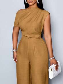 SOLERSUN Off-Shoulder Jumpsuit für Damen Große Größen, vielseitig einsetzbar für alle Jahreszeiten, elegant für den Alltag und Reisen, einfaches Design mit Schulterausschnitt, asymmetrischem Ausschnitt, Schulterfalten, Kurzarm und weitem Bein - Kaffeebraun - Übersicht 3
