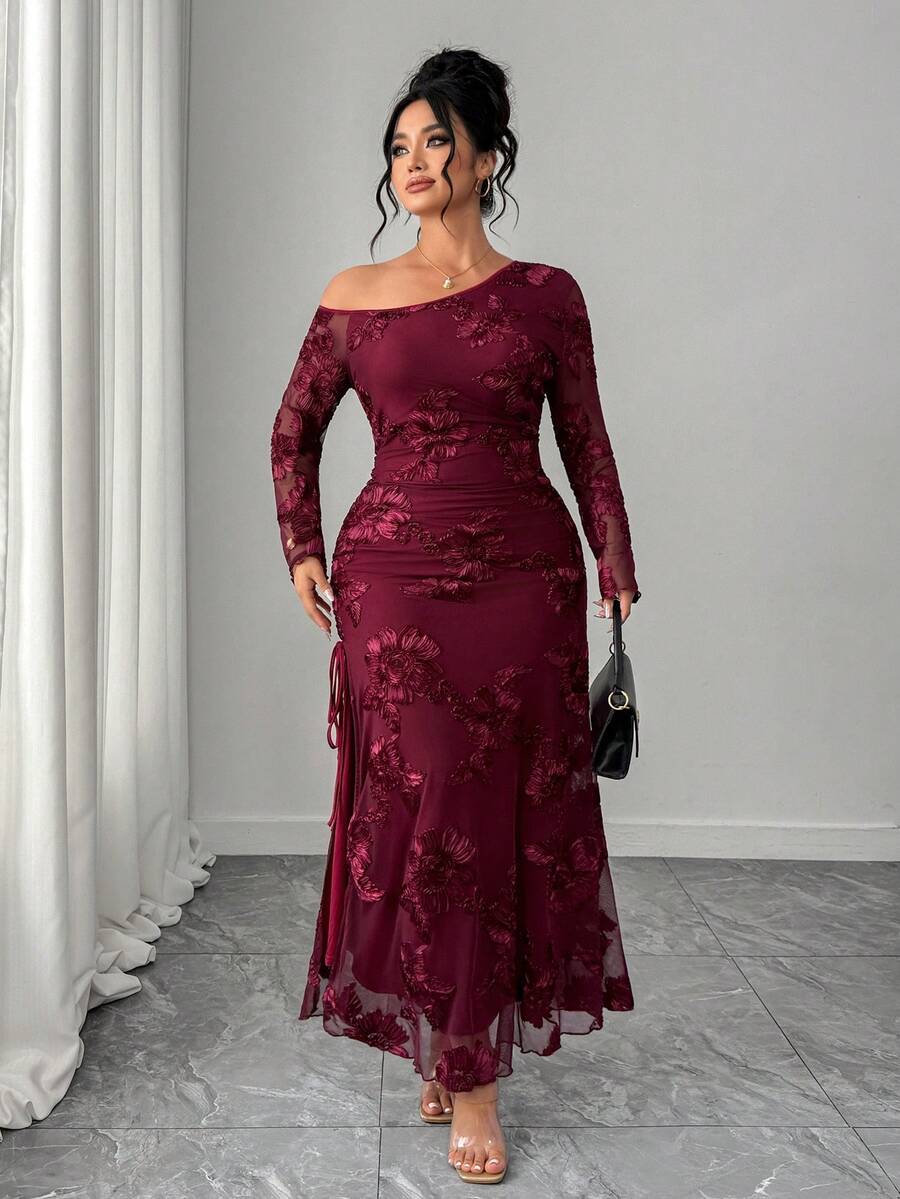 SHEIN Tall CURVE 大码女式蕾丝网纱贴花长袖优雅美人鱼款单肩正式晚礼服，大码女式单肩长袖花卉蕾丝收腰修身派对网纱长裙，这款优雅的设计和及地裙摆非常适合正式晚宴、盛大晚会、毕业典礼和其他特殊场合。 - 酒紅色 - 查看 1