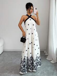 SHEIN Elenzya Vestido de vacaciones de diseño elegante y sexy con cuello halter, cintura fruncida y estampado de color contrastante, para primavera/verano - Blanco y Negro - Ver 7