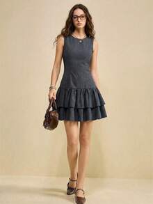 Muvela 春夏新款藏蓝色格纹圆领无袖荷叶边下摆女式连衣裙，甜美复古优雅时尚都市通勤装 - 藏蓝色 - 查看 2